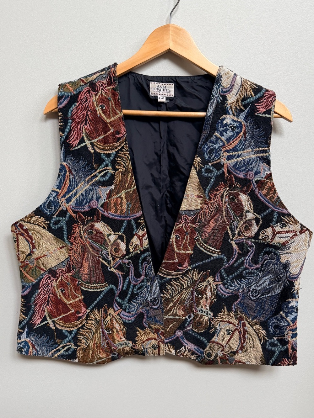 As Is Creek Women's Horse Tapestry Vest in Women’s large